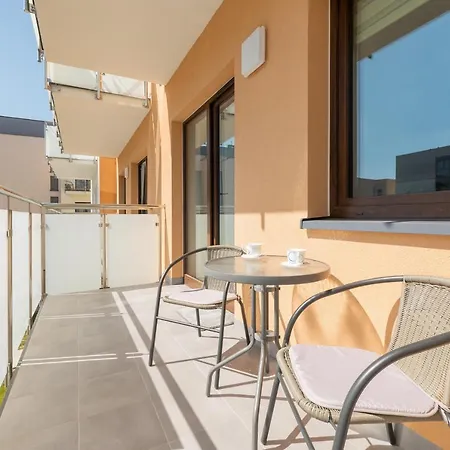 Słoneczny Z Parkingiem W Cenie !!!